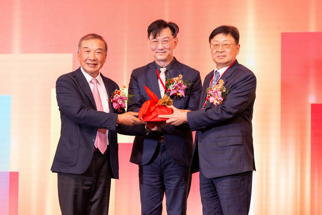 1381502_0c150c5a39464d2481f075f23bf29e2c