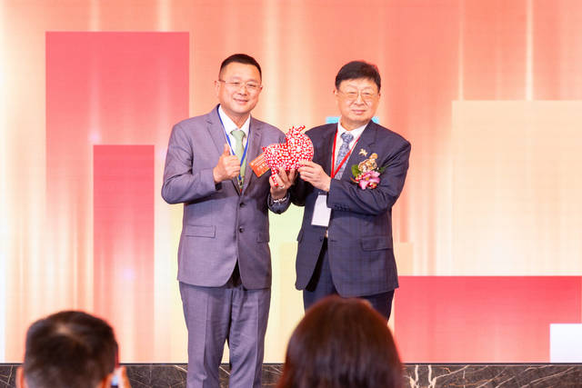 1381514_02625e034de8d5ce1ac5d71b415b94d9